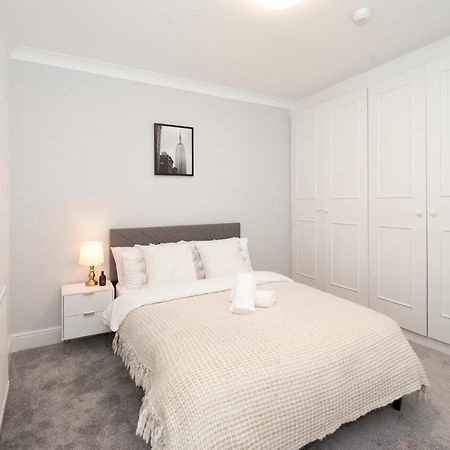 Excellent, Three Bedroom North London Apartment With Free Parking Exterior photo